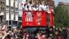 Londra a îmbrăcat haina tunarilor! Arsenal a făcut turul de onoare şi a prezentat fanilor Cupa Angliei