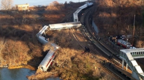 Un tren încărcat cu petrol a deraiat în Statele Unite. Consecinţele pot fi fatale pentru mediu