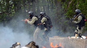 ''E STRAŞNIC''! Locuitorii unui cartier din Sloviansk s-au pomenit sub o ploaie de gloanţe (VIDEO)