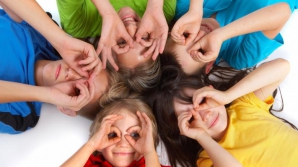 Cinci minute de tăcere şi poţi râde cu poftă! Cu ce ghiduşii te pot surprinde copiii în doar câteva clipe (FOTO)