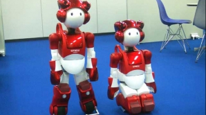 A fost construit un robot care face glume şi analizează reacţia interlocutorilor