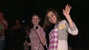 Distracţie pe cinste la Bălţi! Mii de oameni au dansat pe ritmurile pieselor artiştilor autohtoni (VIDEO)