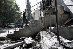 Proprietarii apartamentelor din mansarda distrusă de flăcări ACUZĂ compania de construcţii pentru lucrările necalitative