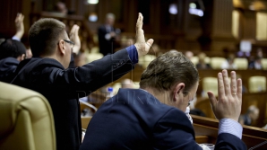 Ce legi importante îşi propun parlamentarii să adopte până vor pleca în vacanţa de vară