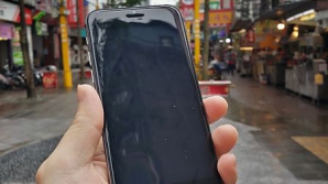 (GALERIE FOTO) iPhone 6 va semăna cu iPod Touch şi va fi rezistent la apă