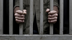 Trei gardieni de la Penitenciarul 13 vor fi judecaţi pentru că au torturat un deţinut 