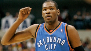 Kevin Durant a obţinut titlul de cel mai bun marcator pentru a patra oară în carieră