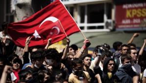 Protestele violente continuă în Turcia. Oamenii acuză autorităţile de neglijenţă