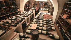 Fostul manager al Manchester United şi-a scos colecţia de vinuri la licitaţie. Câţi bani a făcut