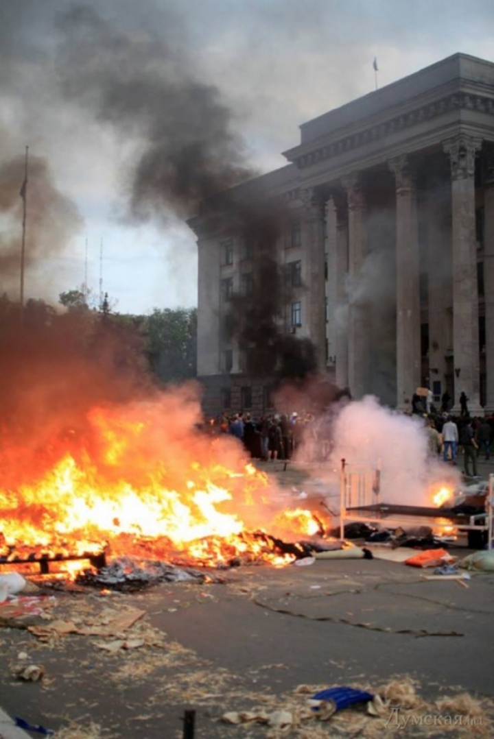 VIDEO. Odesa în FLĂCĂRI, printre cei 38 de decedaţi se numără 15 ruşi şi cinci locuitori ai regiunii transnistrene (FOTO)