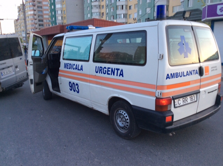 Accident rutier la Ciocana! Două automobile s-au ciocnit în apropierea unei treceri de pietoni (FOTO)