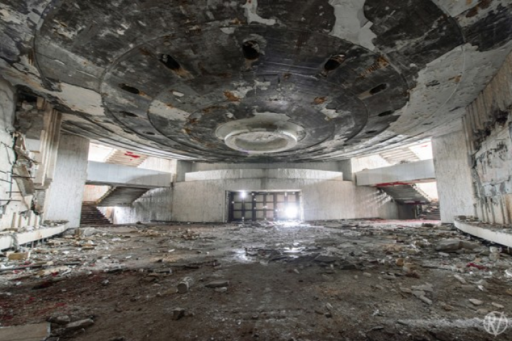 OZN-ul din Balcani sau "nava extraterestră" închinată comunismului, în paragină de 20 de ani (GALERIE FOTO)