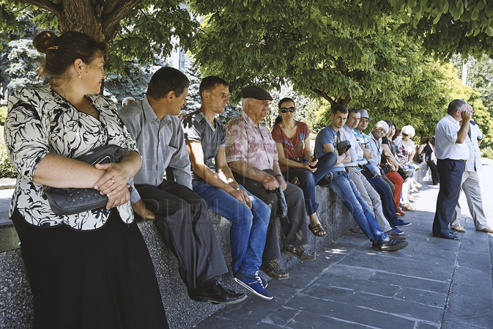 Protest în centrul Chişinăului! Mii de fermieri au ieşit în stradă (GALERIE FOTO)