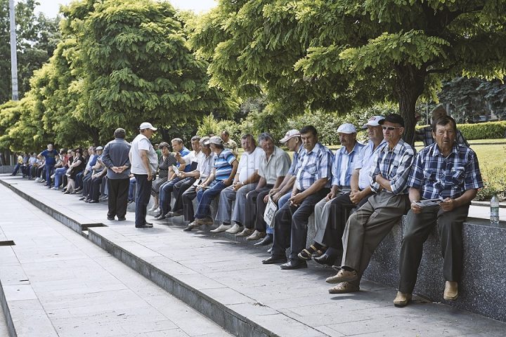 Protest în centrul Chişinăului! Mii de fermieri au ieşit în stradă (GALERIE FOTO)