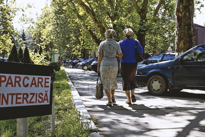 Experiment Publika.md: Chişinăul sufocat de problema lipsei parcărilor (GALERIE FOTO)