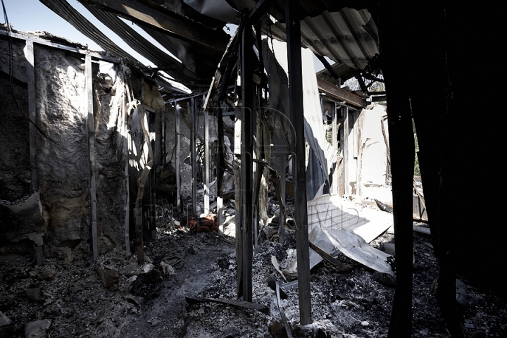 FOTOGRAFIILE DURERII. Ce a mai rămas din locuinţele de la mansarda mistuită de flăcări