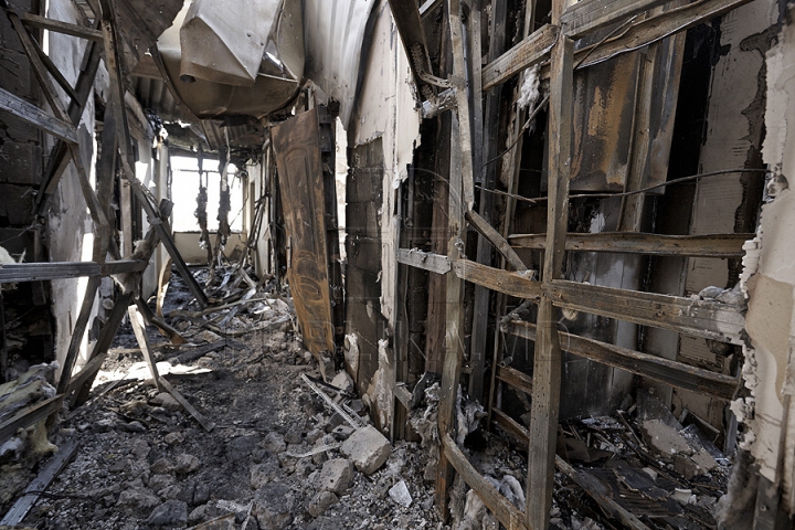 FOTOGRAFIILE DURERII. Ce a mai rămas din locuinţele de la mansarda mistuită de flăcări