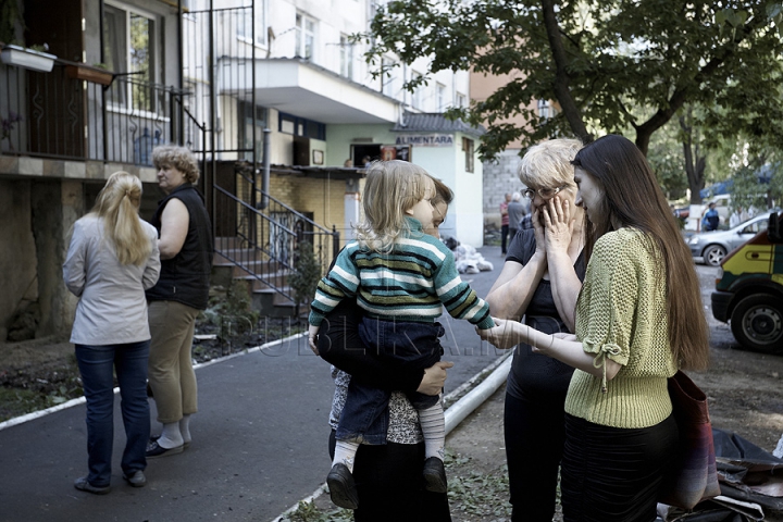FOTOGRAFIILE DURERII. Ce a mai rămas din locuinţele de la mansarda mistuită de flăcări