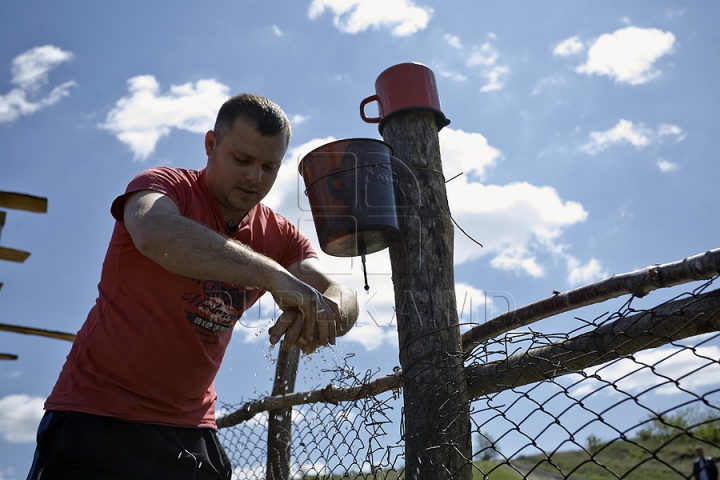 Tradiţii păstoreşti de Sfântul Gheorghe. Ce ritualuri respectă ciobanii pentru a avea un an îmbelşugat (GALERIE FOTO)