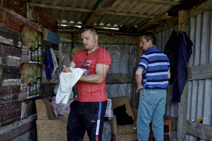 Tradiţii păstoreşti de Sfântul Gheorghe. Ce ritualuri respectă ciobanii pentru a avea un an îmbelşugat (GALERIE FOTO)