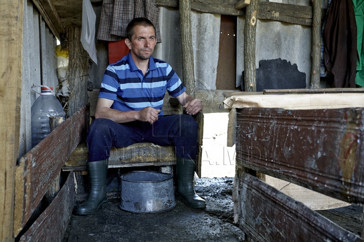 Tradiţii păstoreşti de Sfântul Gheorghe. Ce ritualuri respectă ciobanii pentru a avea un an îmbelşugat (GALERIE FOTO)