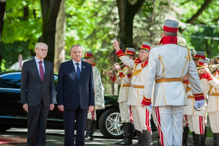 Preşedintele Consiliului European, Herman Van Rompuy, a sosit la Chişinău (FOTO/VIDEO)