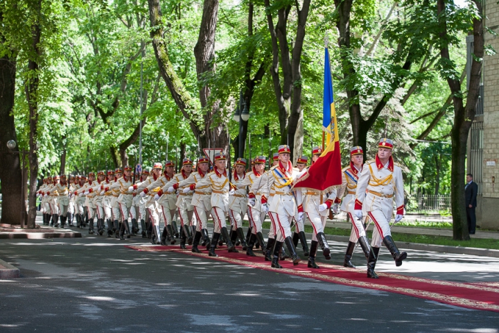 Preşedintele Consiliului European, Herman Van Rompuy, a sosit la Chişinău (FOTO/VIDEO)