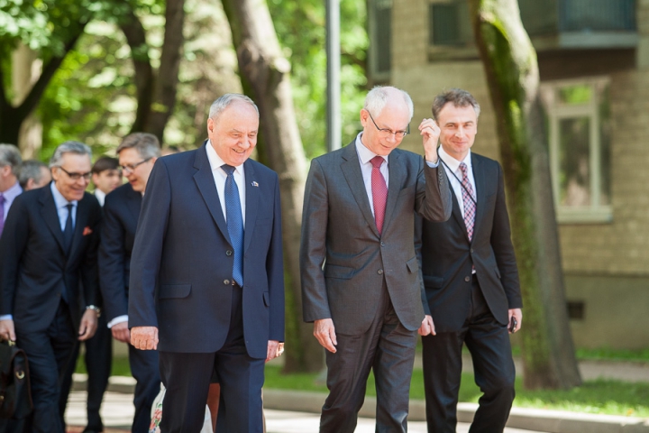 Preşedintele Consiliului European, Herman Van Rompuy, a sosit la Chişinău (FOTO/VIDEO)