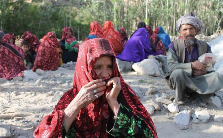 Circa 500 de oameni, înghiţiţi de pământ în Afganistan (FOTO)