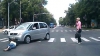 L-AU GĂSIT! Cine este şoferul care a accidentat o tânără pe trecerea de pietoni (VIDEO)