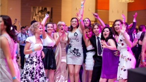 De la BAC la BAL. Absolvenţii au dat start petrecerilor (VIDEO)