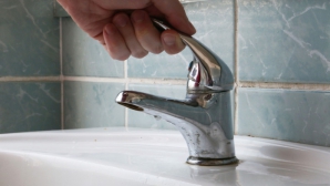 Unii locuitori ai capitalei vor începe săptămâna fără apă la robinete. Află pe ce străzi va fi debranşat sistemul