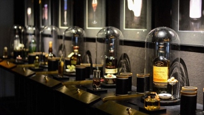 Ai bea alcool parfumat? Un hotel din Berlin combină tăria cu parfumul preferat al clientului (VIDEO)