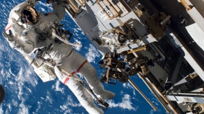 Febra fotbalului a ajuns şi în cosmos. Cum au marcat startul Mondialului astronauţii de pe Staţia Spaţială Internaţională 