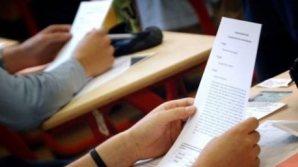 Emoţii mari pentru absolvenţi! Ce au spus elevii înainte de a intra în sălile de examen (VIDEO)