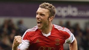 Oficial! Liverpool l-a achiziţionat pe atacantul englez, Ricky Lambert 