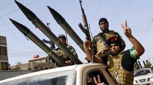 Militanţii islamişti câştigă teren în faţa armatei din Irak