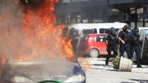 Ciocniri între albanezi şi poliţie în Kosovo. Care este motivul ostilităţilor de această dată