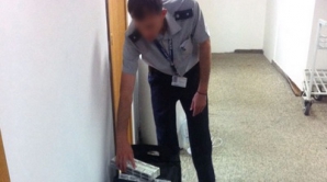 Un suedez a fost prins cu marfă de contrabandă pe aeroportul Chişinău. Ce voia  să traficheze