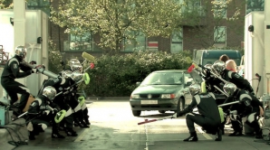 (VIDEO) Cea mai rapidă spălătorie auto din lume e perfectă pentru un pilot de F1 