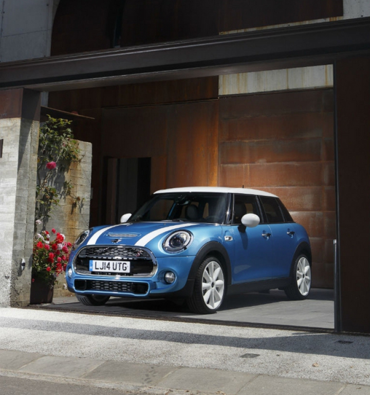 Maşinuţa cu cinci uşi. Faceţi cunoştinţă, Mini Cooper 5 (FOTO)