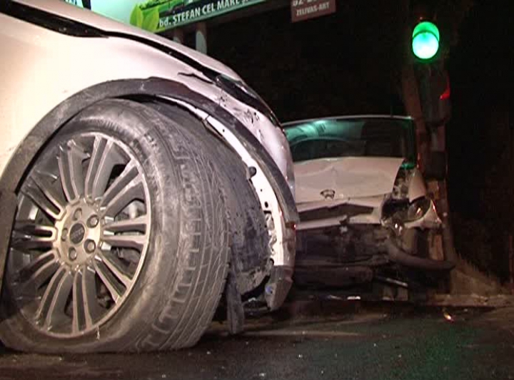 Accident în lanţ în capitală! Patru automobile s-au ciocnit pe bulevardul Grigore Vieru (VIDEO/FOTO)