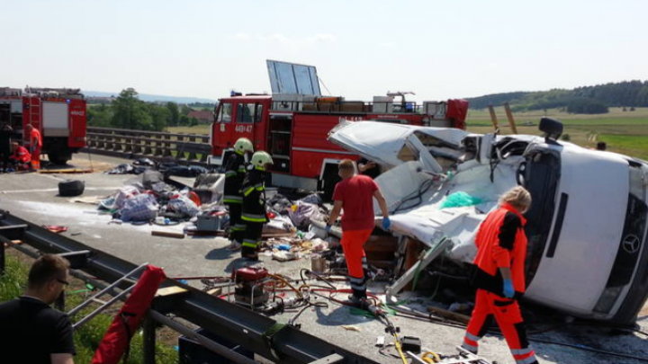 GRAV ACCIDENT rutier în Polonia: Şapte cetăţeni ucraineni au murit (FOTO)