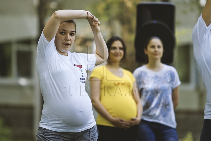Campania Renaşte Moldova: Zeci de femei gravide au participat la o lecţie de sport (GALERIE FOTO)