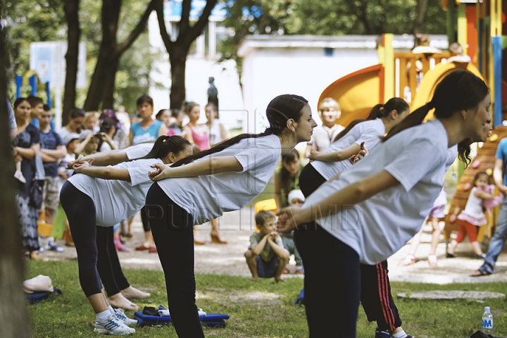 Campania Renaşte Moldova: Zeci de femei gravide au participat la o lecţie de sport (GALERIE FOTO)