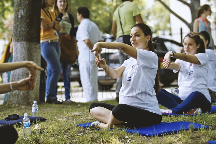 Campania Renaşte Moldova: Zeci de femei gravide au participat la o lecţie de sport (GALERIE FOTO)