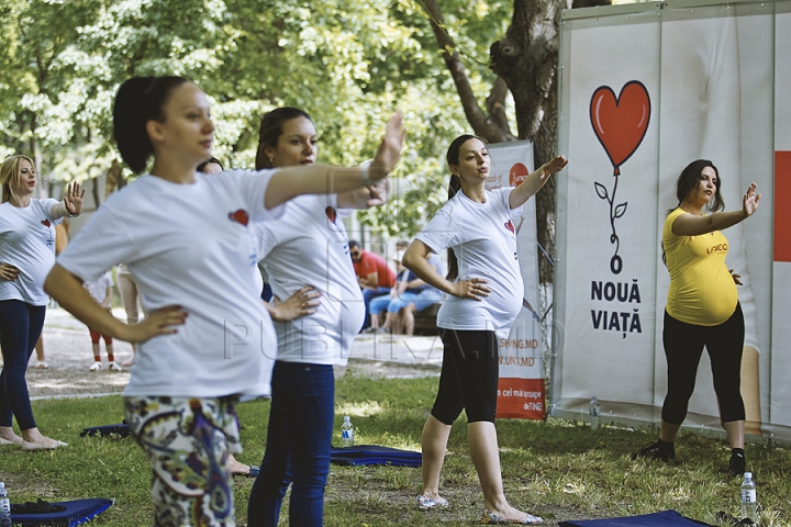 Campania Renaşte Moldova: Zeci de femei gravide au participat la o lecţie de sport (GALERIE FOTO)