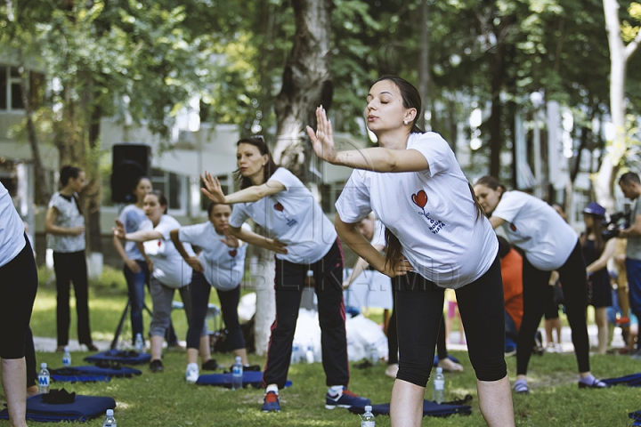 Campania Renaşte Moldova: Zeci de femei gravide au participat la o lecţie de sport (GALERIE FOTO)