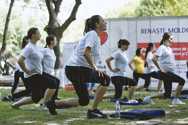 Campania Renaşte Moldova: Zeci de femei gravide au participat la o lecţie de sport (GALERIE FOTO)