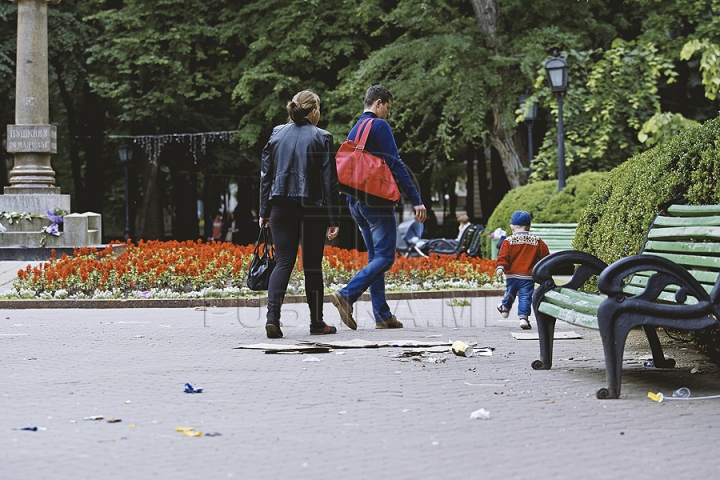 Cum arată Parcul Central din Chişinău după Ziua Copiilor (GALERIE FOTO)